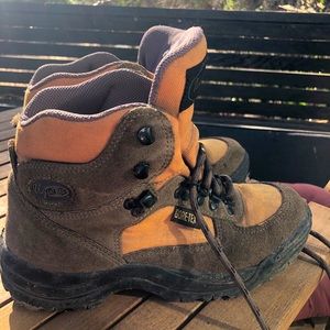 Vasque Women’s Hiking Boots. Size 7.